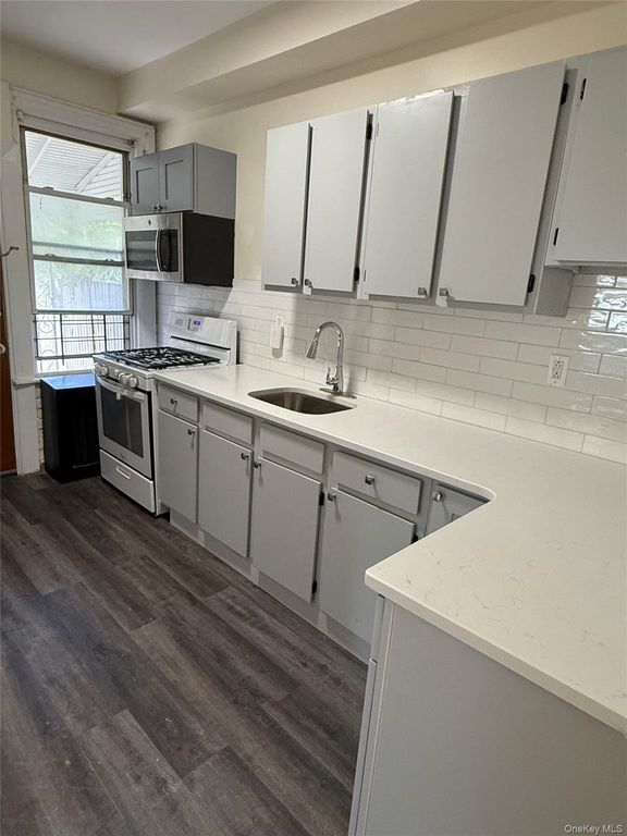 1228 Rosedale Avenue, Bronx, NY 10472