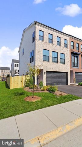 43595 FARRINGDON SQ, Broadlands, VA 20148