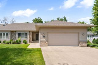 1360 Edinburgh Place NE, Owatonna, MN 55060
