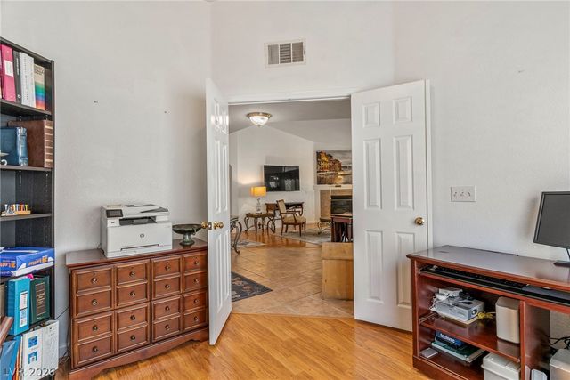 4920 Black Bear Road 204, Las Vegas, NV 89149