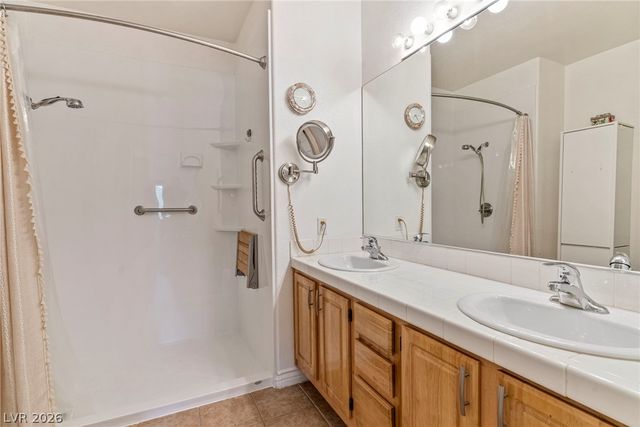 4920 Black Bear Road 204, Las Vegas, NV 89149
