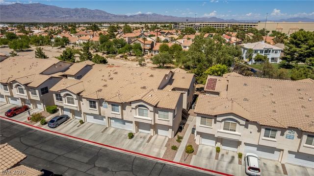 4920 Black Bear Road 204, Las Vegas, NV 89149
