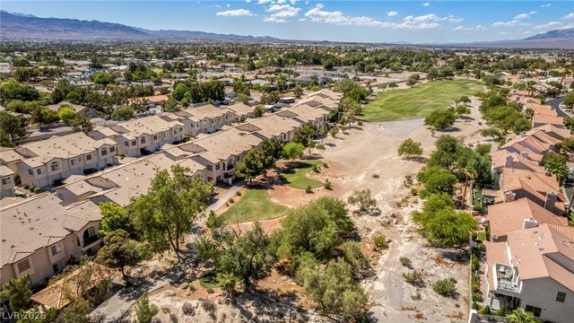 4920 Black Bear Road 204, Las Vegas, NV 89149