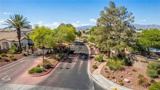 4920 Black Bear Road 204, Las Vegas, NV 89149