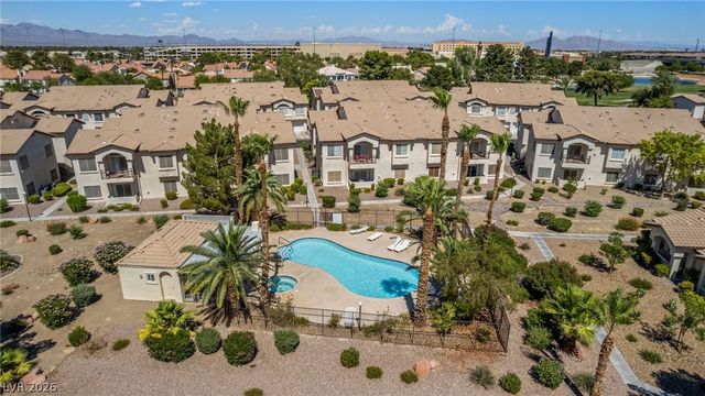 4920 Black Bear Road 204, Las Vegas, NV 89149