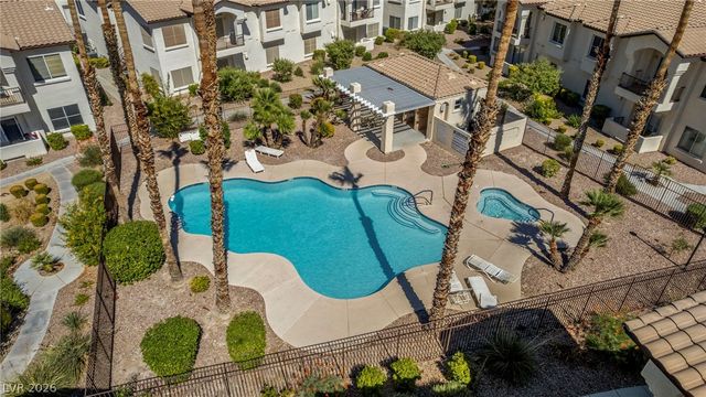4920 Black Bear Road 204, Las Vegas, NV 89149