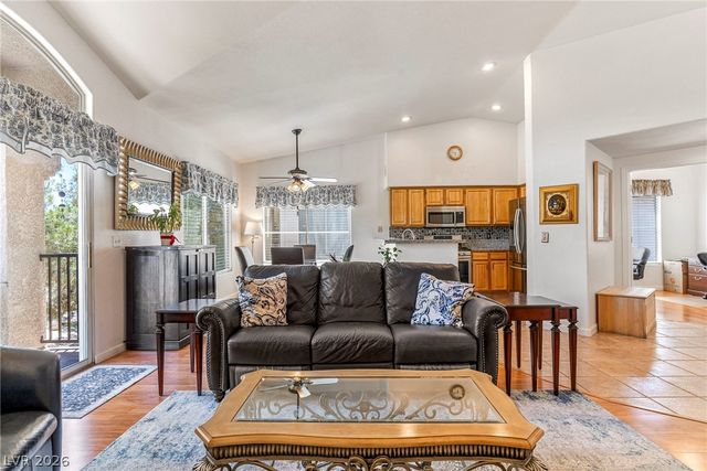 4920 Black Bear Road 204, Las Vegas, NV 89149