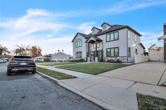 858 Prescott Street, Valley Stream, NY 11580