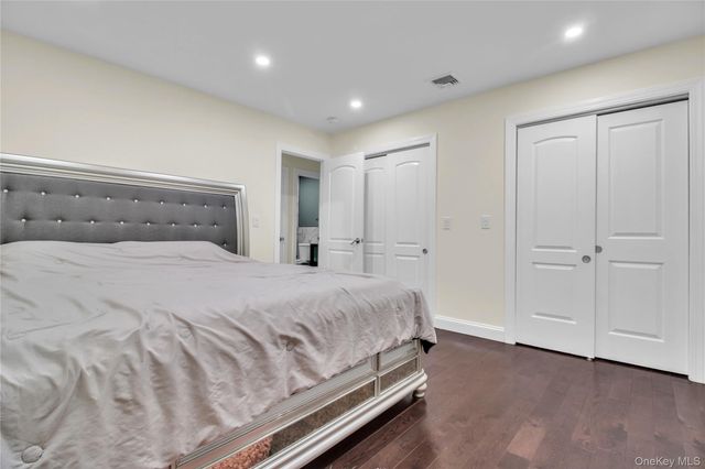 858 Prescott Street, Valley Stream, NY 11580