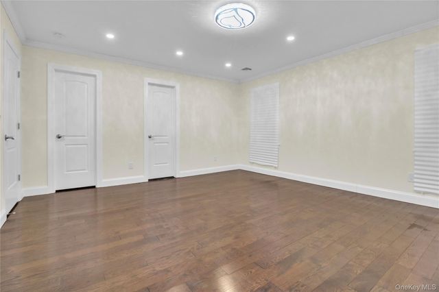 858 Prescott Street, Valley Stream, NY 11580