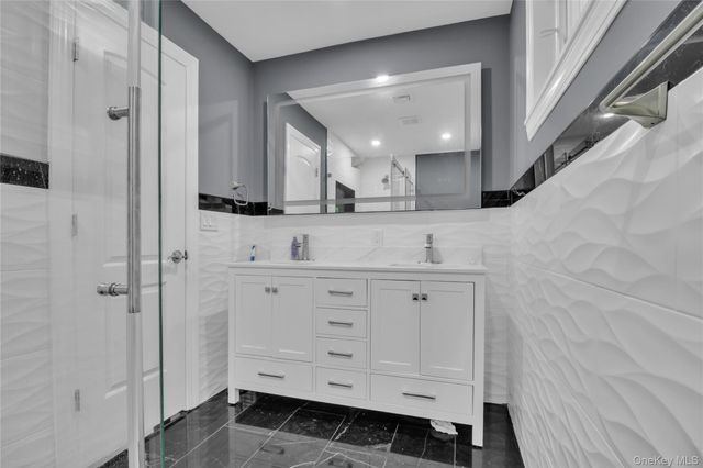 858 Prescott Street, Valley Stream, NY 11580