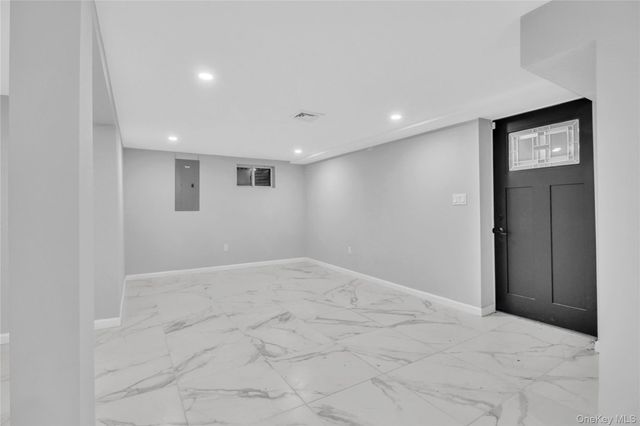 858 Prescott Street, Valley Stream, NY 11580