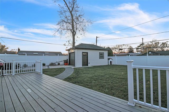 858 Prescott Street, Valley Stream, NY 11580