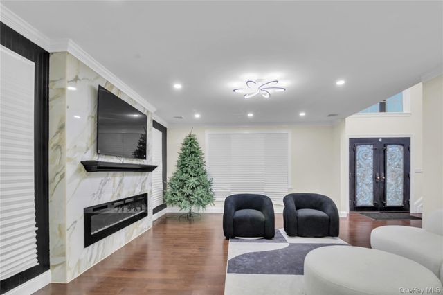 858 Prescott Street, Valley Stream, NY 11580