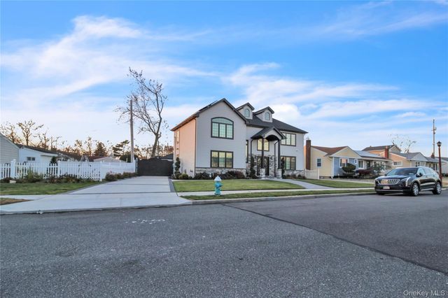 858 Prescott Street, Valley Stream, NY 11580