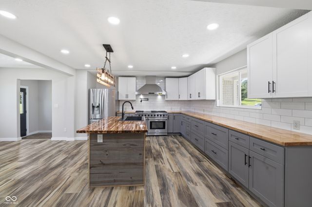 12216 N Magnetic Acres Street, Mooresville, IN 46158