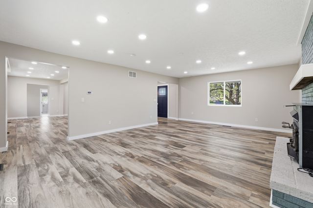 12216 N Magnetic Acres Street, Mooresville, IN 46158
