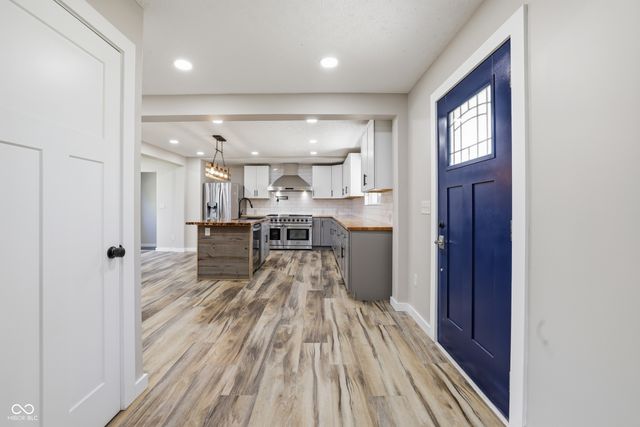 12216 N Magnetic Acres Street, Mooresville, IN 46158