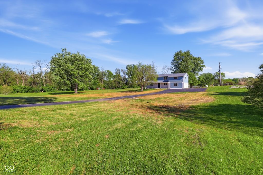 12216 N Magnetic Acres Street, Mooresville, IN 46158