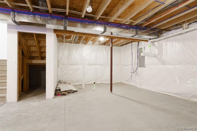 570 W Wildwood Drive, Owosso, MI 48867