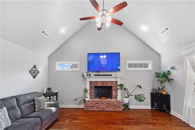 2000 Florence Avenue, Lowell, AR 72745