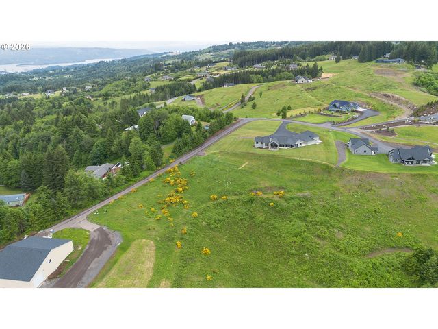 240 Hood View Dr, Kalama, WA 98625