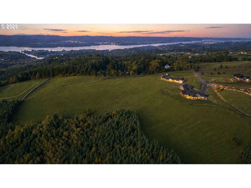 240 Hood View Dr, Kalama, WA 98625