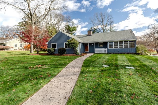 33 Rosewood Lane, Cumberland, RI 02864