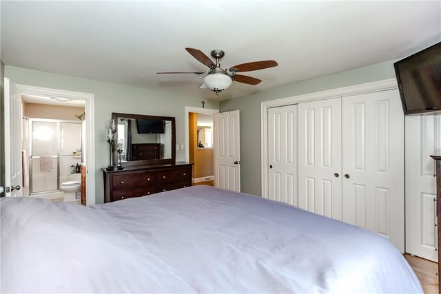 33 Rosewood Lane, Cumberland, RI 02864