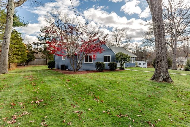 33 Rosewood Lane, Cumberland, RI 02864