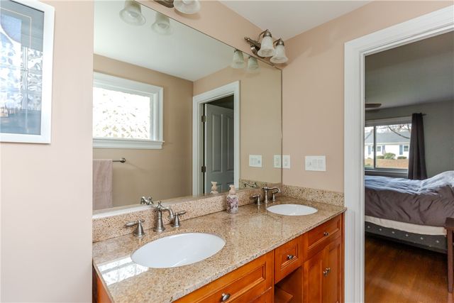 33 Rosewood Lane, Cumberland, RI 02864