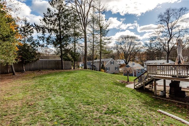 33 Rosewood Lane, Cumberland, RI 02864