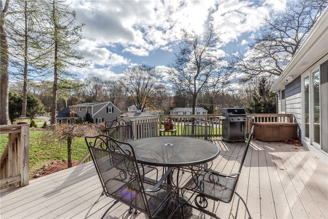 33 Rosewood Lane, Cumberland, RI 02864