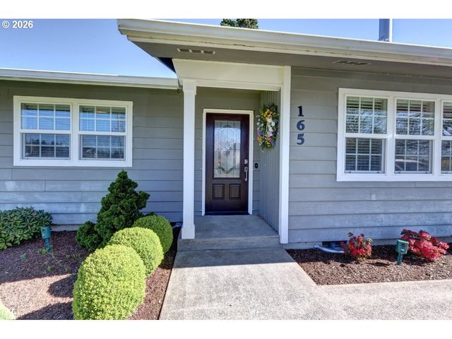 165 Nw 1ST St, Warrenton, OR 97146