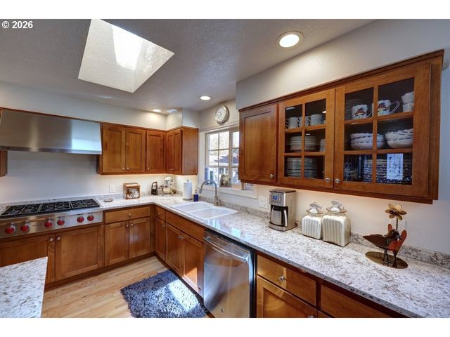 165 Nw 1ST St, Warrenton, OR 97146