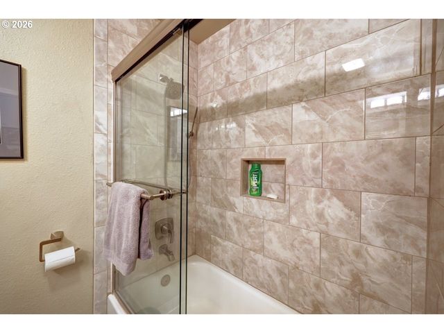 165 Nw 1ST St, Warrenton, OR 97146