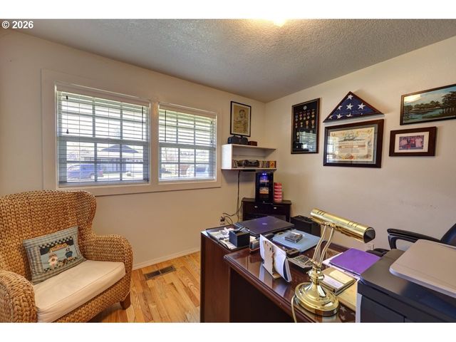 165 Nw 1ST St, Warrenton, OR 97146