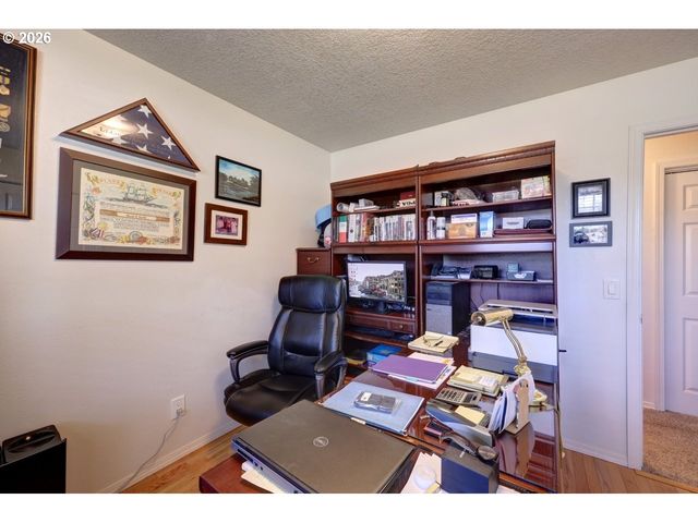 165 Nw 1ST St, Warrenton, OR 97146
