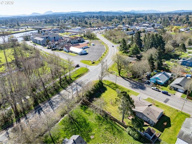 165 Nw 1ST St, Warrenton, OR 97146