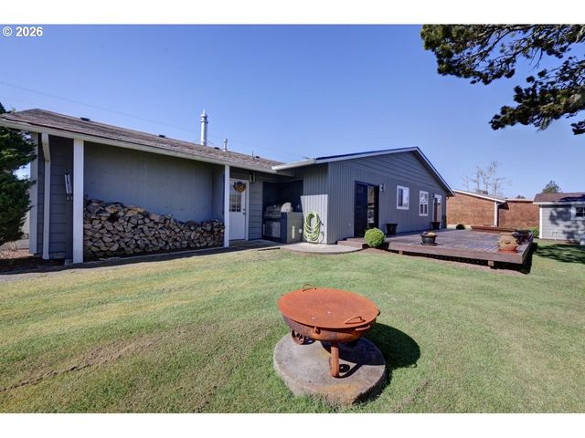 165 Nw 1ST St, Warrenton, OR 97146