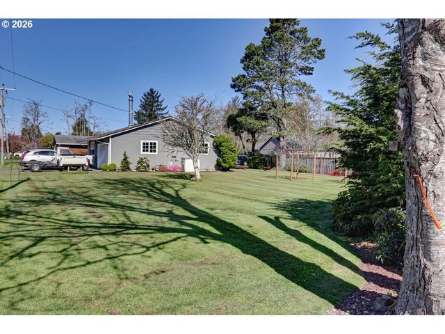 165 Nw 1ST St, Warrenton, OR 97146