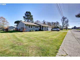 165 Nw 1ST St, Warrenton, OR 97146