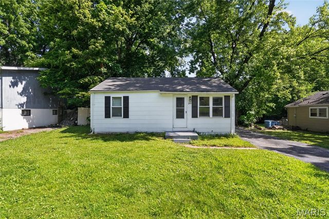 249 Barto Drive, St Louis, MO 63135