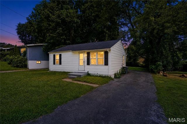 249 Barto Drive, St Louis, MO 63135