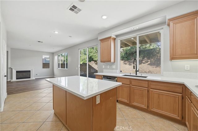 16498 Medinah, Fontana, CA 92336