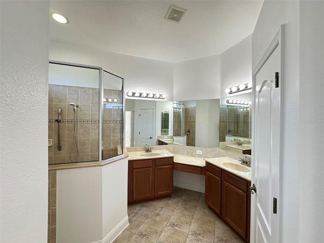 8120 TURKEY HILL COURT, Tampa, FL 33647