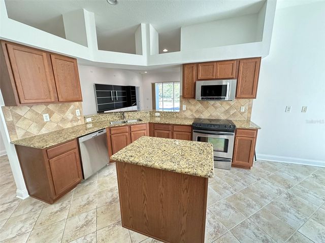 8120 TURKEY HILL COURT, Tampa, FL 33647