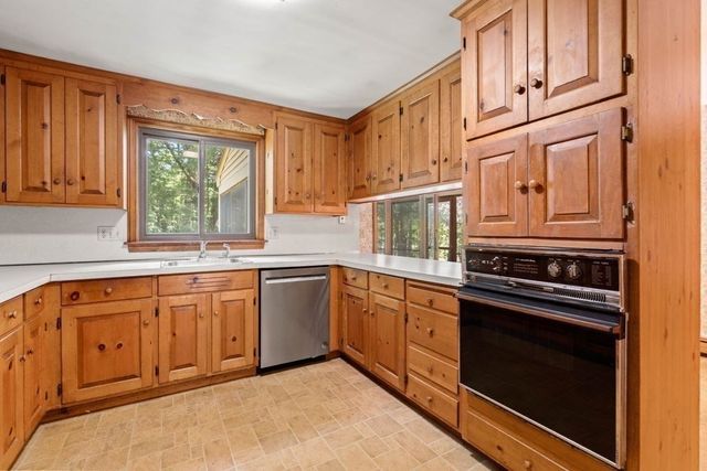 100 High Ridge Road, Boxford, MA 01921