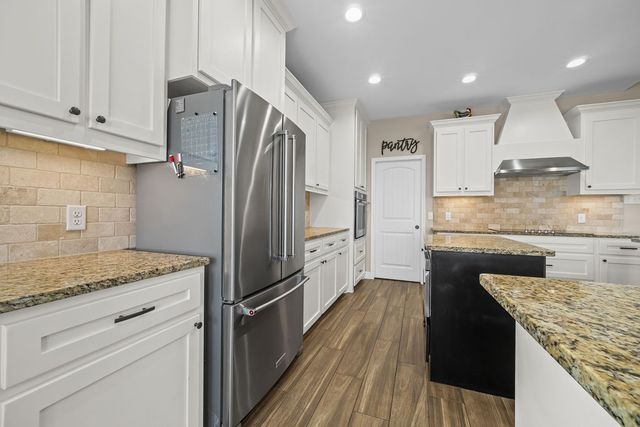 150 Longhorn, Odem, TX 78370