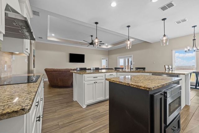 150 Longhorn, Odem, TX 78370